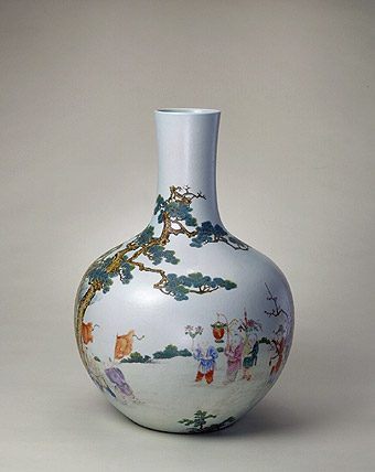 粉彩婴戏天球瓶(清)-鉴赏收藏-中国艺术品