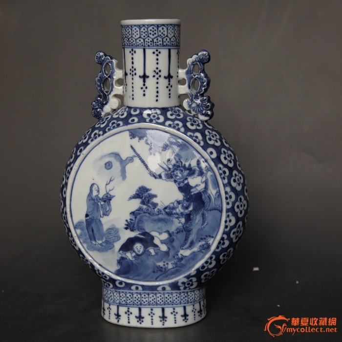 青花抱月瓶收藏价格甚高-鉴赏收藏-中国艺术品
