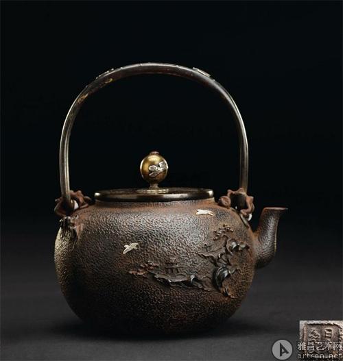 日本老铁壶受多家拍卖行关注收藏重视名师名堂