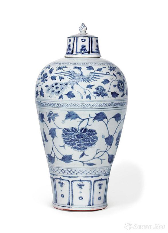中国美術　染付　青花牡丹文瓶