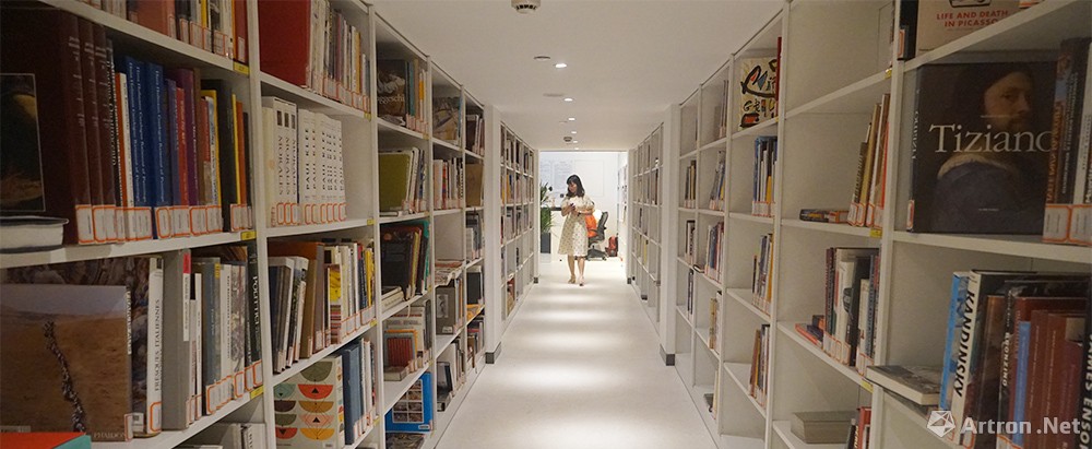 这是什么“神仙图书馆” 一次饱览超6000种艺术文献