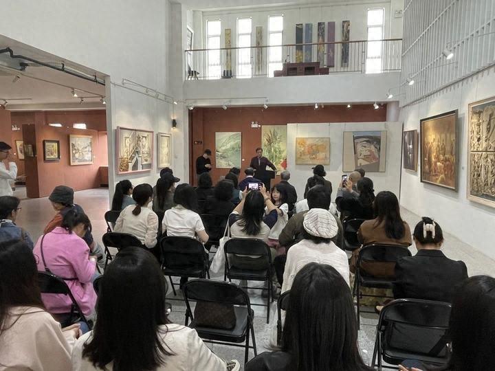 江畔风韵——2024女画家作品展在杭州揭幕