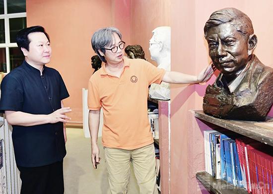 著名学者赵景宇先生参观潘鹤雕塑艺术园